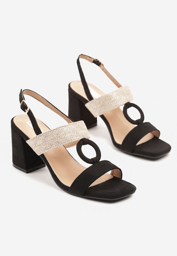 Born2be - Czarne Sandały na Obcasie z Plecionką i Okrągłą Ozdobą Telena. Okazja: na co dzień. Nosek buta: okrągły. Zapięcie: pasek. Kolor: czarny. Wzór: aplikacja. Obcas: na obcasie. Styl: klasyczny, casual, elegancki. Wysokość obcasa: średni