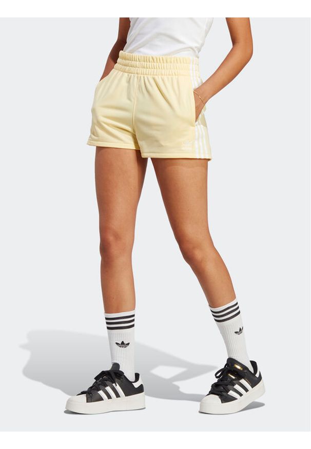 Adidas - adidas Szorty sportowe 3-Stripes Shorts IB7425 Żółty Regular Fit. Kolor: żółty. Materiał: syntetyk