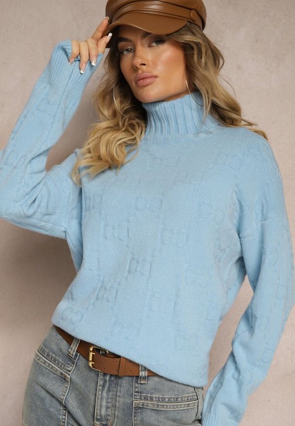 Renee - Niebieski Golf o Klasycznym Kroju Savelle. Okazja: na co dzień. Typ kołnierza: golf. Kolor: niebieski. Materiał: jeans. Długość rękawa: długi rękaw. Długość: długie. Styl: klasyczny