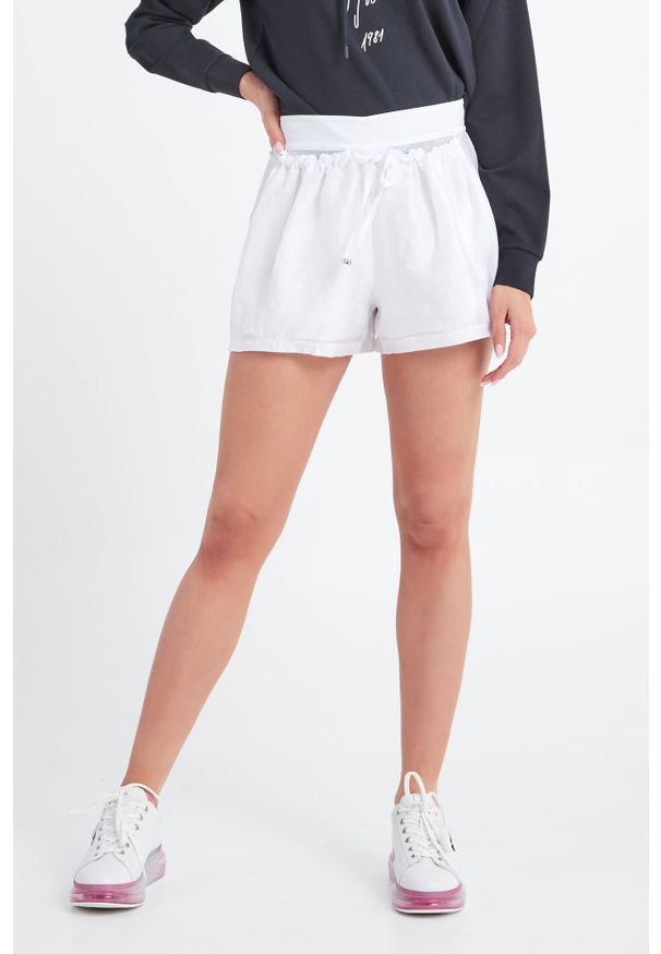 Szorty Emporio Armani krótkie, klasyczne