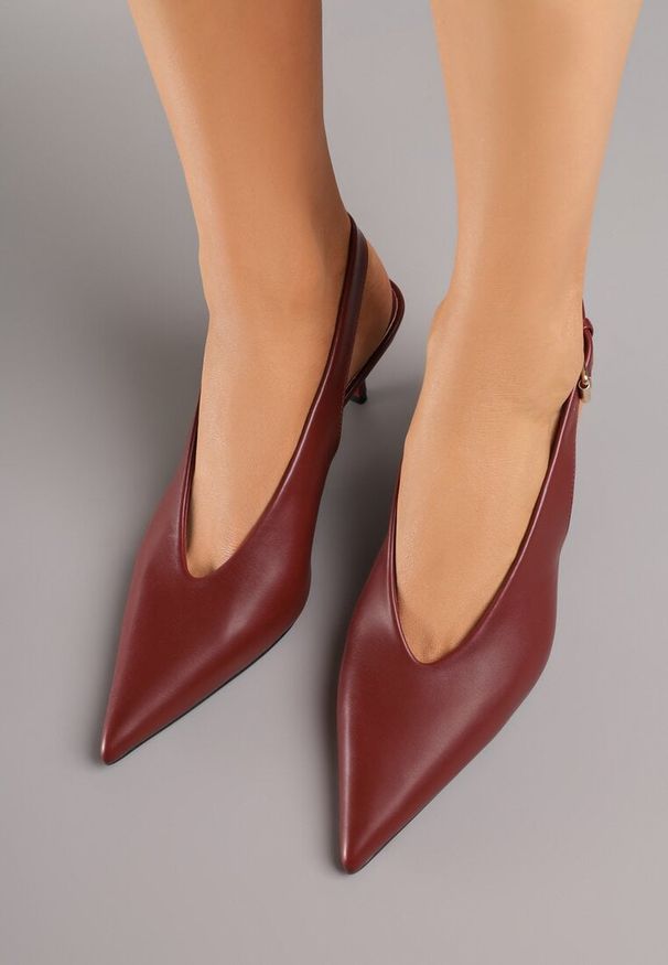 Born2be - Bordowe Czółenka na Szpilce z Odkrytą Piętą i Szpiczastym Noskiem Latessa. Okazja: na spotkanie biznesowe, na randkę. Nosek buta: szpiczasty. Kolor: czerwony. Obcas: na szpilce. Styl: klasyczny, biznesowy