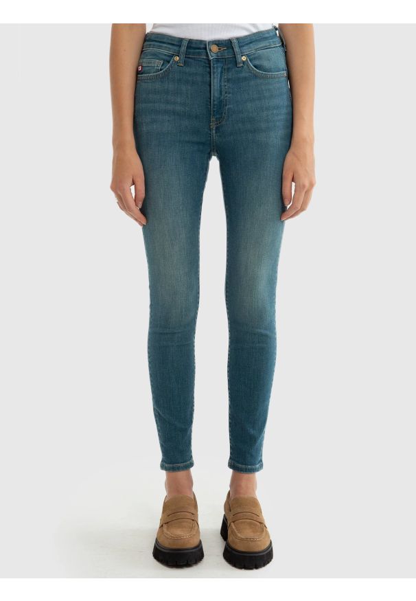 Big-Star - Jeansy damskie push up z wysokim stanem niebieskie Melinda High Waist 327. Okazja: na co dzień. Stan: podwyższony. Kolor: niebieski. Styl: klasyczny, elegancki, retro, casual