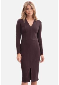 BeWear - Bawełniana sukienka dzianinowa ołówkowa z dekoltem V c.brąz. Kolor: brązowy. Materiał: dzianina, bawełna. Sezon: zima, jesień. Typ sukienki: ołówkowe #1