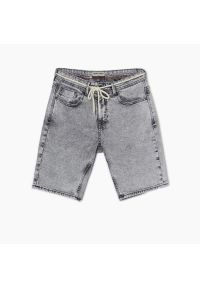Cropp - Szare jeansowe szorty comfort - Jasny szary. Kolor: szary. Materiał: jeans. Długość: krótkie #1