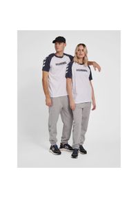 Koszulka Hummel Legacy Blocked. Kolor: biały. Materiał: prążkowany, bawełna. Długość rękawa: raglanowy rękaw #1