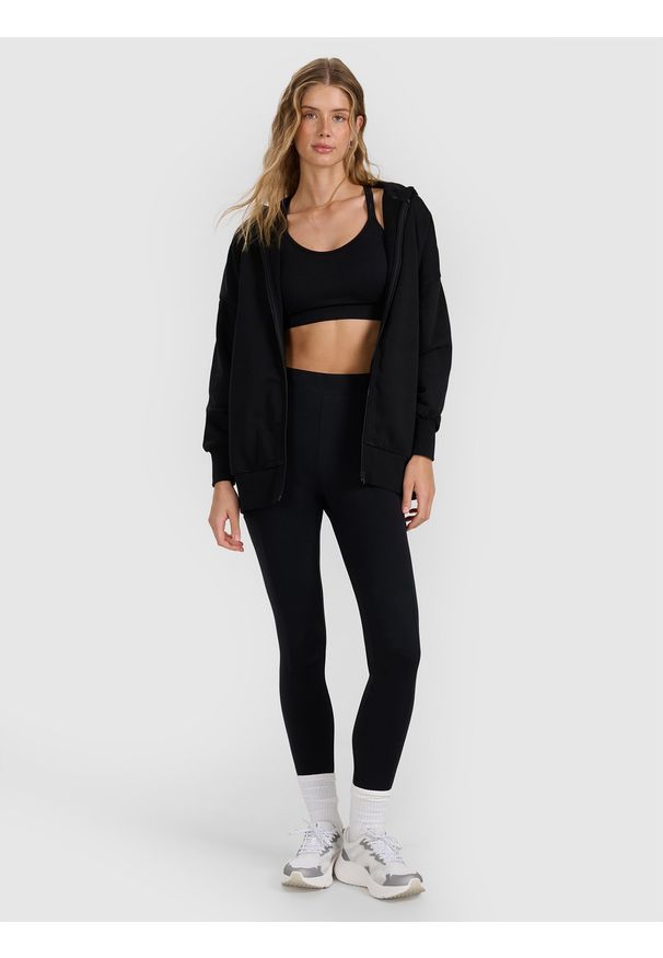 4f - 4F Legginsy dzianinowe damskie - czarne S. Okazja: na co dzień. Stan: podwyższony. Kolor: czarny. Materiał: dzianina. Wzór: gładki, ze splotem. Styl: casual, sportowy