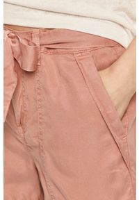 Pepe Jeans - Szorty Nomad. Kolor: różowy. Materiał: tkanina. Wzór: gładki #3
