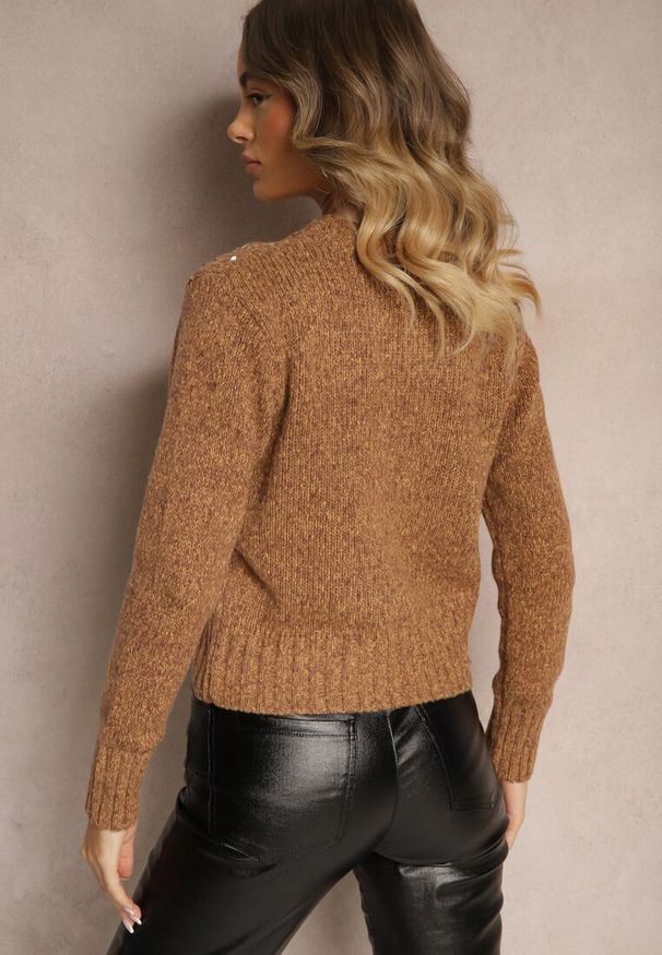 Renee - Brązowy Sweter z Bawełną i Cekinami Savintha. Okazja: na co dzień. Kolor: brązowy. Materiał: bawełna. Wzór: aplikacja. Styl: elegancki, casual