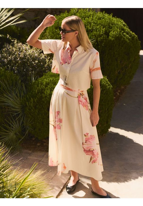 Reserved - Spódnica midi w kwiaty - wielobarwny. Materiał: bawełna. Wzór: kwiaty