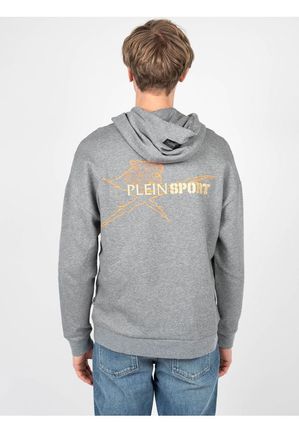 Plein Sport Bluza | FIPSC1315 | Mężczyzna | Szary. Okazja: na co dzień. Typ kołnierza: kaptur. Kolor: szary. Materiał: bawełna, poliester. Wzór: aplikacja, nadruk. Styl: sportowy