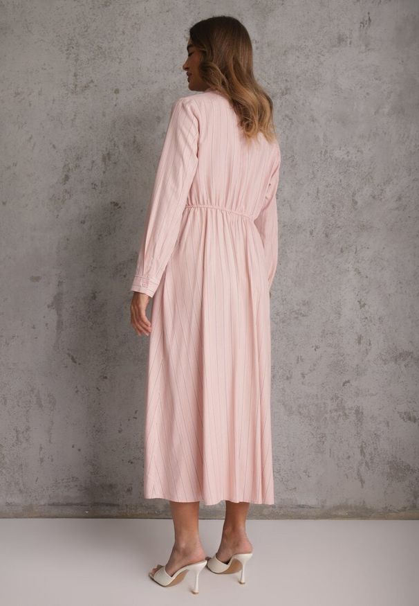 Renee - Różowa Wiskozowa Sukienka o Koszulowym Kroju z Marszczoną Talią Abilera. Okazja: na co dzień. Kolor: różowy. Materiał: wiskoza. Wzór: paski. Typ sukienki: koszulowe. Styl: casual, elegancki, klasyczny