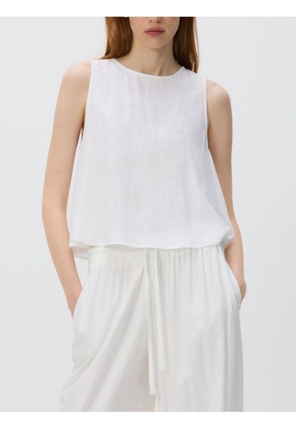 Reserved - Top z dodatkiem lnu - biały. Kolor: biały. Materiał: len
