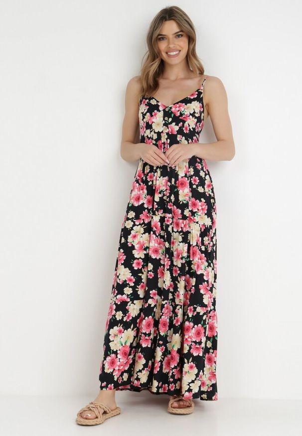 Born2be - Czarna Sukienka Damaia. Typ kołnierza: kołnierz z falbankami. Kolor: czarny. Materiał: wiskoza. Długość rękawa: na ramiączkach. Wzór: kwiaty. Długość: maxi