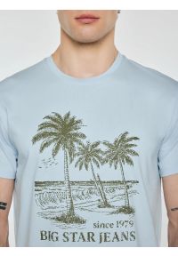 Big-Star - Koszulka męska z kontrastowym nadrukiem błękitna Omer 400. Okazja: na co dzień. Kolor: niebieski. Materiał: materiał, bawełna. Wzór: nadruk. Styl: klasyczny, vintage, casual #5