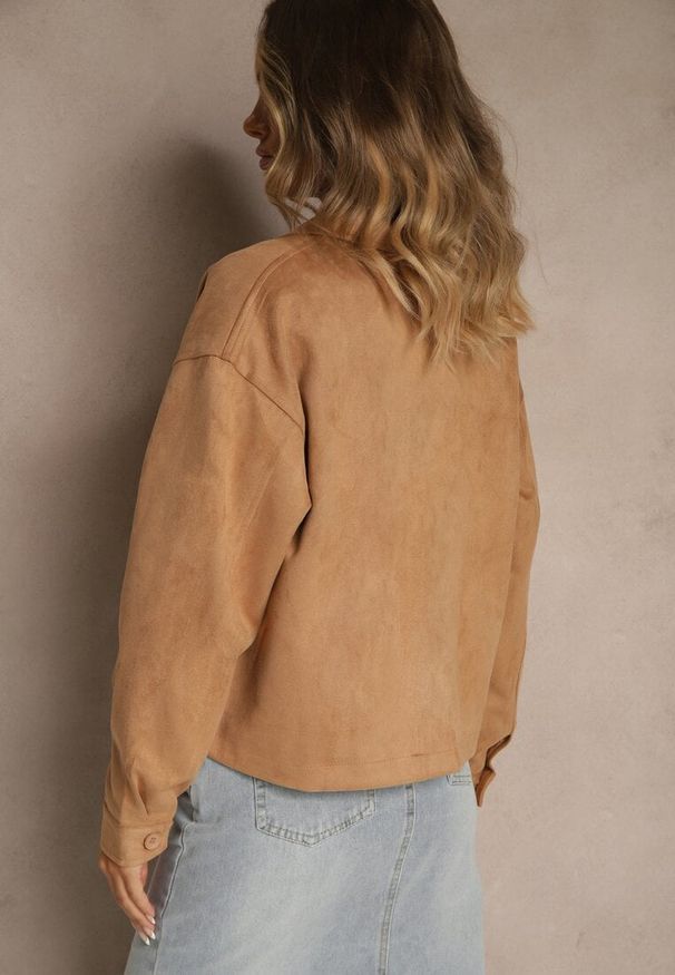 Renee - Beżowa Kurtka z Imitacji Zamszu o Koszulowym Kroju Aronelle. Kolor: beżowy. Materiał: zamsz