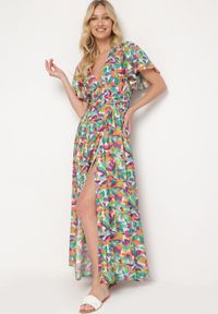 Born2be - Zielona Sukienka z Wiskozy z Ozdobnymi Marszczeniami i Gumką w Pasie z Rozcięciem na Dole Fierasa. Okazja: na co dzień. Typ kołnierza: dekolt w kształcie V. Kolor: zielony. Materiał: wiskoza. Typ sukienki: proste. Styl: casual, elegancki #6