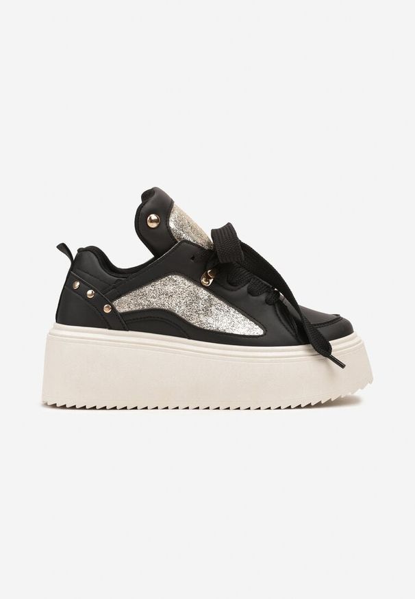 Renee - Czarne Sneakersy na Platformie Ozdobione Nitami i Metalicznymi Elementami Azista. Kolor: czarny. Materiał: jeans. Szerokość cholewki: normalna. Wzór: aplikacja. Obcas: na platformie