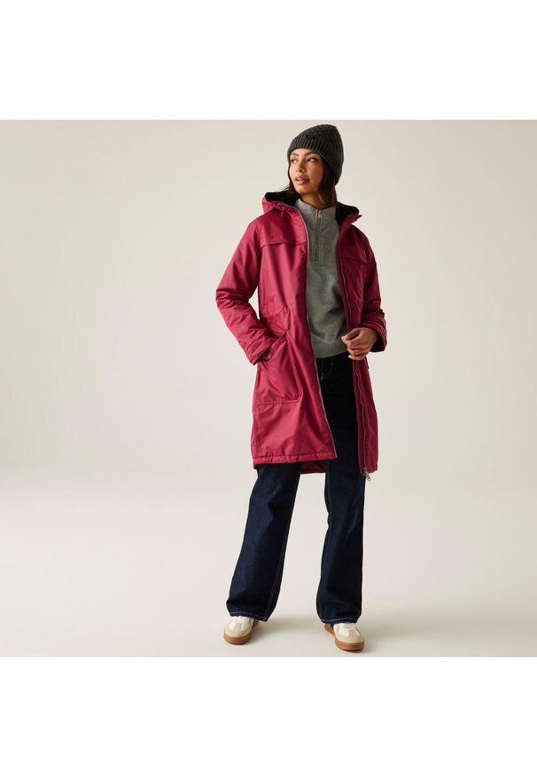 Kurtka przeciwdeszczowa z kapturem damska Regatta Romine II. Typ kołnierza: kaptur. Kolor: czerwony, różowy, wielokolorowy, czarny. Sport: turystyka piesza