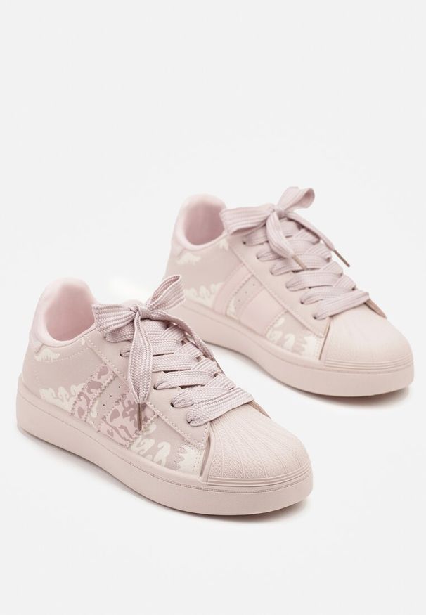 Renee - Różowe Sneakersy w Geometryczny Wzór Valdisa. Okazja: na co dzień. Kolor: różowy. Materiał: jeans. Wzór: geometria