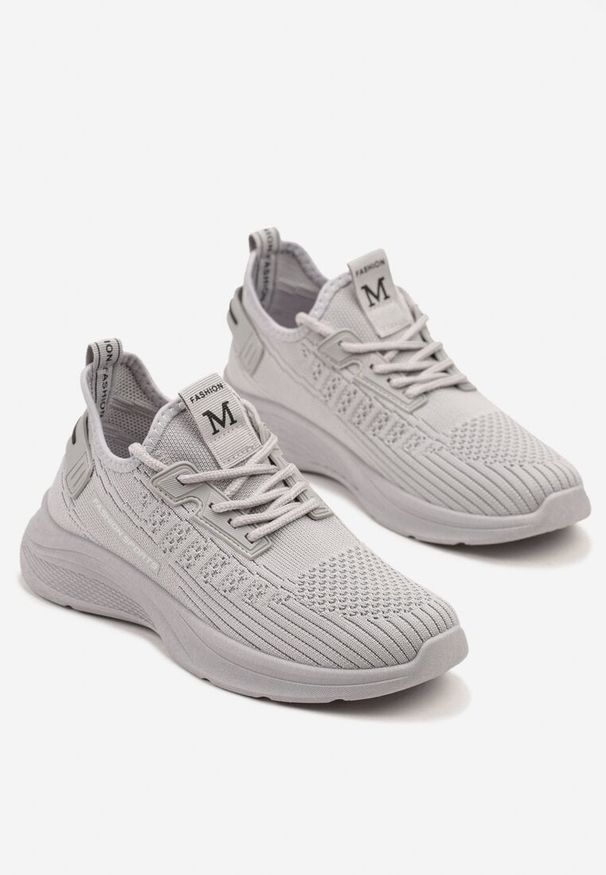 Renee - Szare Buty Sportowe Sneakersy Ozdobione Tłoczeniem i Napisami Odalene. Okazja: na co dzień. Kolor: szary. Materiał: jeans. Wzór: napisy, aplikacja