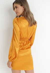 Born2be - Żółta Sukienka Taliowana Phoebis. Kolor: żółty. Materiał: tkanina. Styl: elegancki. Długość: mini #4