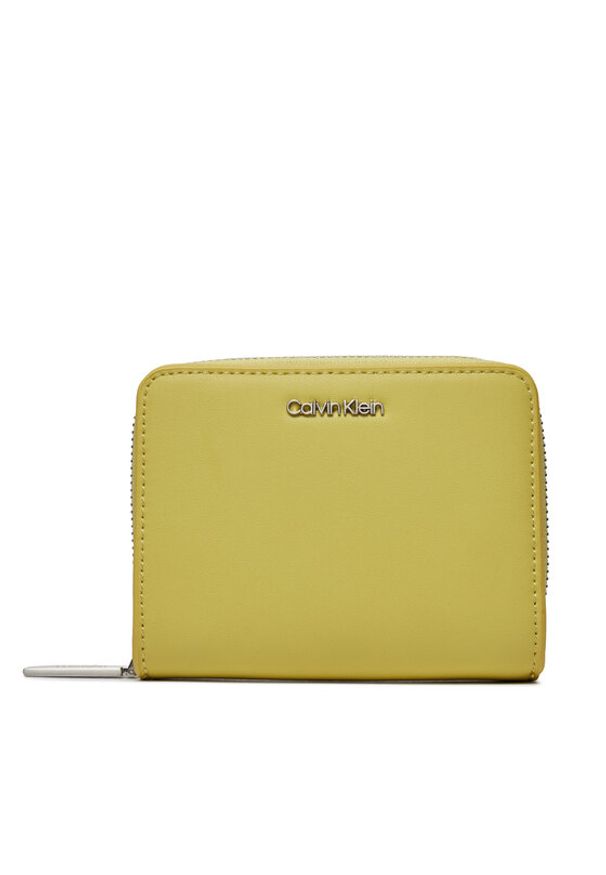 Calvin Klein Mały Portfel Damski Ck Must Z/A Wallet W/Flap Md K60K607432 Żółty. Kolor: żółty. Materiał: skóra