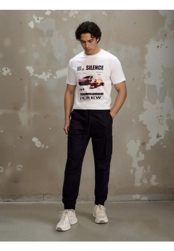 Sinsay - Spodnie cargo jogger - czarny. Kolor: czarny