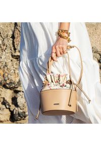 Wittchen - Torebka bucket bag z ekoskóry i płótna. Kolor: beżowy. Wzór: kwiaty. Sezon: lato. Materiał: skórzane #2