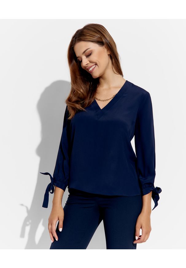 CRISTINAEFFE MILANO - Granatowa koszula z jedwabiu. Kolor: niebieski. Materiał: jedwab. Długość: długie. Wzór: aplikacja. Sezon: lato. Styl: klasyczny