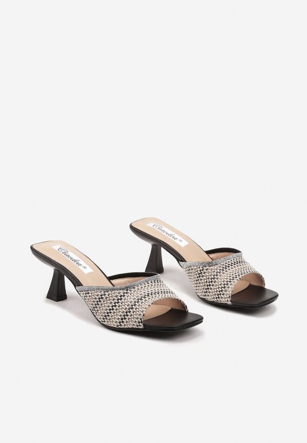 Renee - Czarne Eleganckie Klapki na Obcasie Kaczuszka z Plecionym Paskiem Annalora. Okazja: na co dzień, na spacer. Kolor: czarny. Sezon: lato. Obcas: na obcasie. Styl: elegancki. Wysokość obcasa: niski