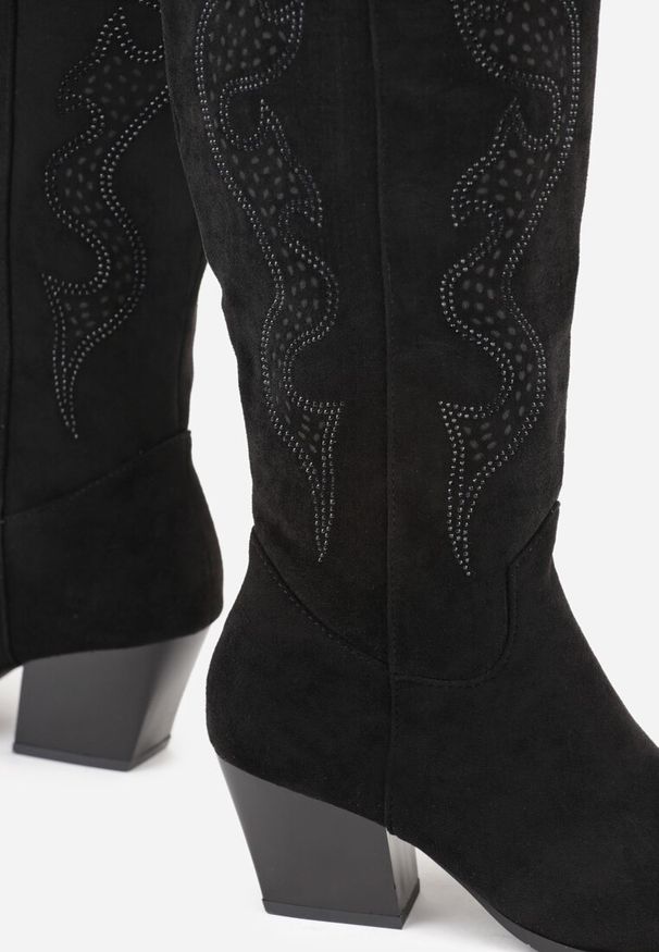 Born2be - Czarne Kozaki Kowbojki na Stożku z Cholewką z Cyrkoniami Nalikka. Okazja: na co dzień. Kolor: czarny. Materiał: jeans, satyna, koronka. Szerokość cholewki: normalna. Wzór: kwiaty, aplikacja. Obcas: na stożku. Styl: glamour, elegancki, casual, klasyczny
