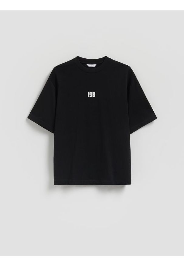 Reserved - T-shirt loose fit z haftem - czarny. Kolor: czarny. Materiał: bawełna, dzianina. Wzór: haft