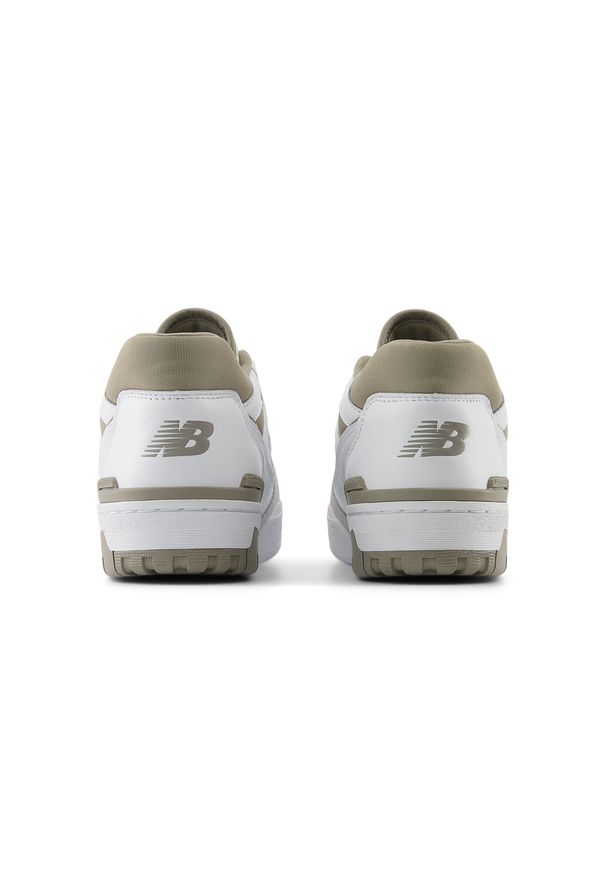 Buty unisex New Balance BB550GSS – białe. Kolor: biały. Materiał: zamsz, materiał, skóra. Szerokość cholewki: normalna. Wzór: aplikacja. Sezon: lato. Sport: koszykówka