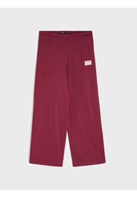 Sinsay - Spodnie dresowe wide leg z naszywką - bordowy. Kolor: czerwony. Materiał: dresówka. Wzór: aplikacja #1