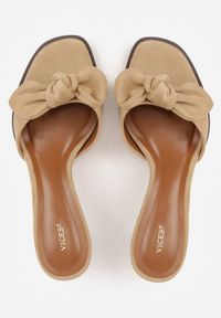 Born2be - Beżowe Klapki na Szpilce VICES z Kokardą i Kwadratowym Noskiem Esadanna. Okazja: na imprezę, na co dzień, na urodziny. Kolor: beżowy. Wzór: gładki. Obcas: na szpilce. Styl: casual #2