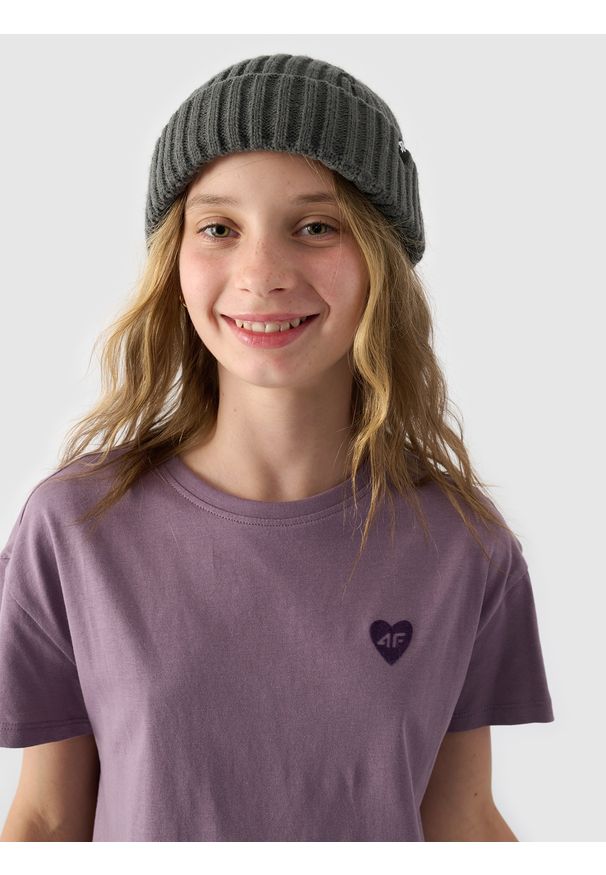 4f - 4F T-shirt gładki dziewczęcy - fioletowa 140 (9-10 lat). Okazja: na co dzień. Kolor: fioletowy. Materiał: bawełna, jersey, dzianina. Długość rękawa: krótki rękaw. Długość: krótkie. Wzór: gładki. Sezon: lato. Styl: sportowy, klasyczny, casual