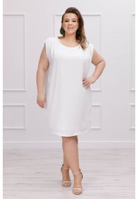 Moda Size Plus Iwanek - Elegancka wizytowa sukienka Inez w kolorze ecru na lato PLUS SIZE. Kolekcja: plus size. Materiał: wiskoza, tkanina, elastan, poliester. Sezon: lato. Typ sukienki: dla puszystych. Styl: wizytowy, elegancki