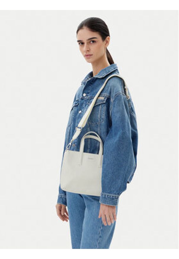 Calvin Klein Torebka Ck Must Small Tote K60K612904 Écru. Materiał: skórzane