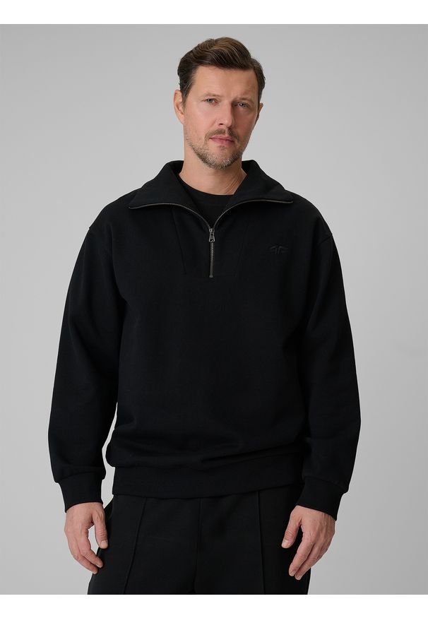 4f - 4F Bluza dresowa regular bez kaptura męska - czarna M. Okazja: na co dzień, do pracy, na spacer, na uczelnię. Typ kołnierza: bez kaptura. Kolor: czarny. Materiał: dresówka. Styl: klasyczny, casual