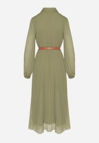 Born2be - Zielona Plisowana Sukienka o Koszulowym Kroju z Dodatkowym Paskiem Mialessa. Okazja: na co dzień. Kolor: zielony. Materiał: materiał. Typ sukienki: koszulowe. Styl: casual, elegancki, klasyczny #3