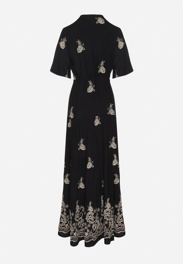 Born2be - Czarna Wiskozowa Sukienka Boho o Rozkloszowanym Kroju z Haftem i Wiązaniem Lilvanis. Okazja: na co dzień. Typ kołnierza: dekolt w serek. Kolor: czarny. Materiał: wiskoza. Długość rękawa: krótki rękaw. Wzór: haft. Styl: boho