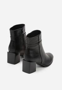 Born2be - Czarne Eleganckie Botki na Niskim Słupku z Ozdobnym Paskiem z Aplikacją Avelerie. Okazja: na spotkanie biznesowe. Zapięcie: pasek. Kolor: czarny. Wzór: aplikacja. Obcas: na słupku. Styl: elegancki #7