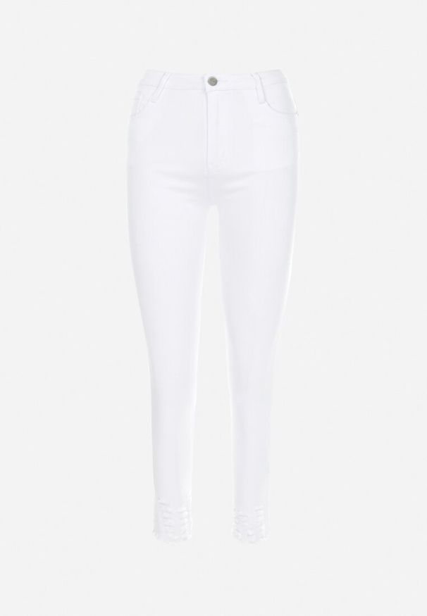 Born2be - Białe Jeansy Skinny z Postrzępioną Nogawką Chiteli. Kolor: biały
