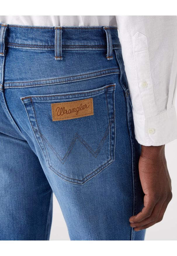 Wrangler - WRANGLER TEXAS MĘSKIE SPODNIE JEANSOWE NEW FAVORITE W121JX21Y 112322664