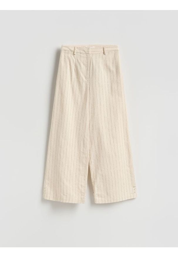 Reserved - Spodnie we wzór pinstripe - złamana biel. Materiał: bawełna, tkanina, żakard