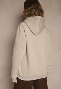 Renee - Beżowa Bluza z Kapturem Ozdobiona Ściągaczami Invila. Okazja: na co dzień. Typ kołnierza: kaptur. Kolor: beżowy. Wzór: aplikacja. Styl: casual, elegancki