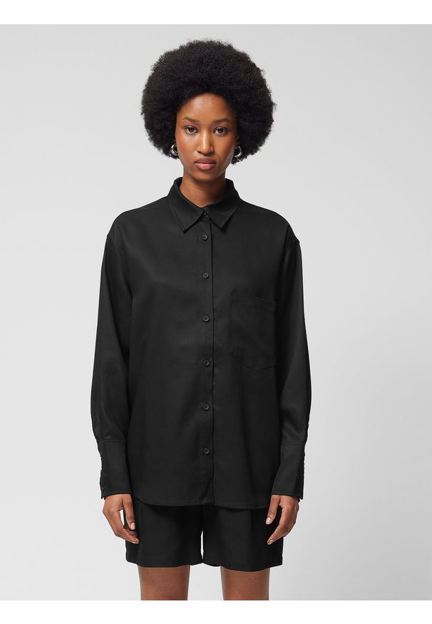 outhorn - Koszula oversize z lyocellu damska Outhorn - czarna. Kolor: czarny. Materiał: włókno, satyna, tkanina, materiał. Sezon: lato