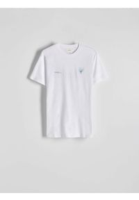 Reserved - T-shirt regular z nadrukiem - biały. Kolor: biały. Materiał: dzianina, bawełna. Wzór: nadruk