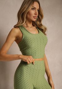 Renee - Ciemnozielony Tank Top z Tłoczonym Wzorem Aeronna. Okazja: na co dzień. Kolor: zielony. Materiał: jeans. Styl: klasyczny, casual
