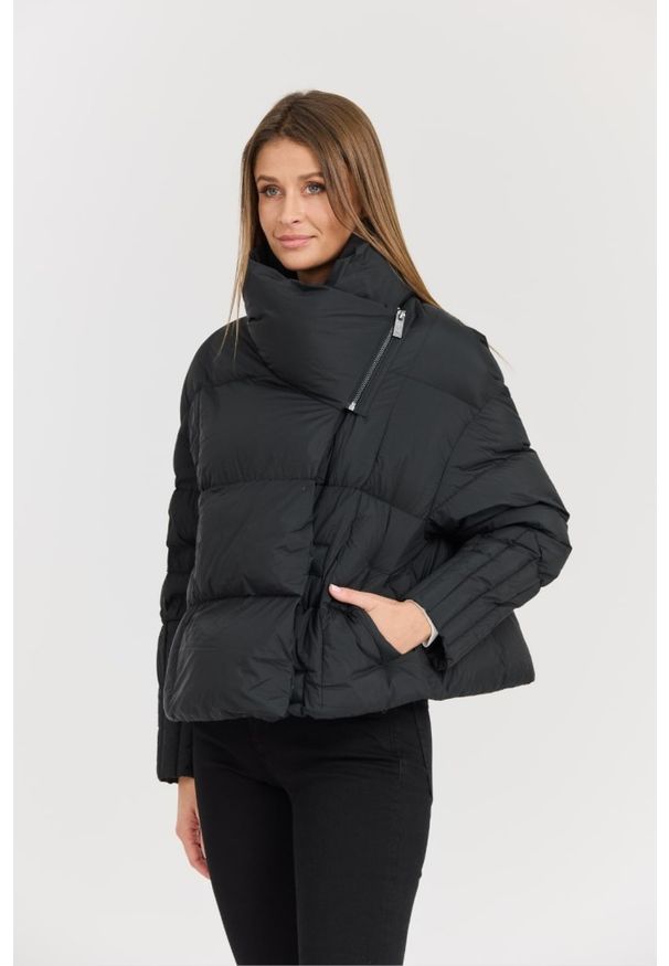 DIEGO M Czarna damska kurtka Giubbino Micropiuma - Collo Con Zip, Rozmiar S. Kolor: czarny. Materiał: nylon, puch. Długość rękawa: długi rękaw. Długość: długie